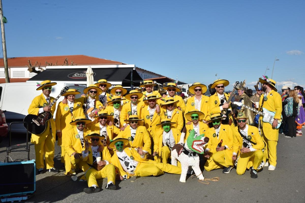 Participantes en la Gran Marcha do Entroido que esta tarde recorre el Sambódromo Meco.