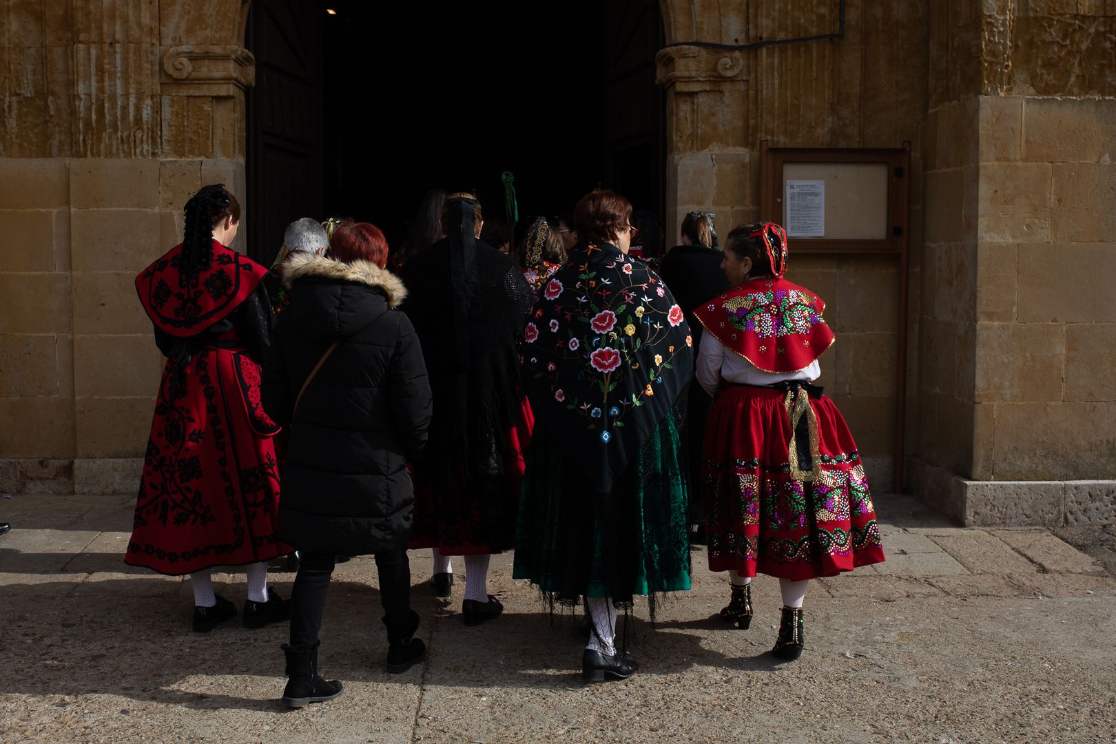 GALERÍA| Las Águedas de Moraleja del Vino toman el bastón de mando