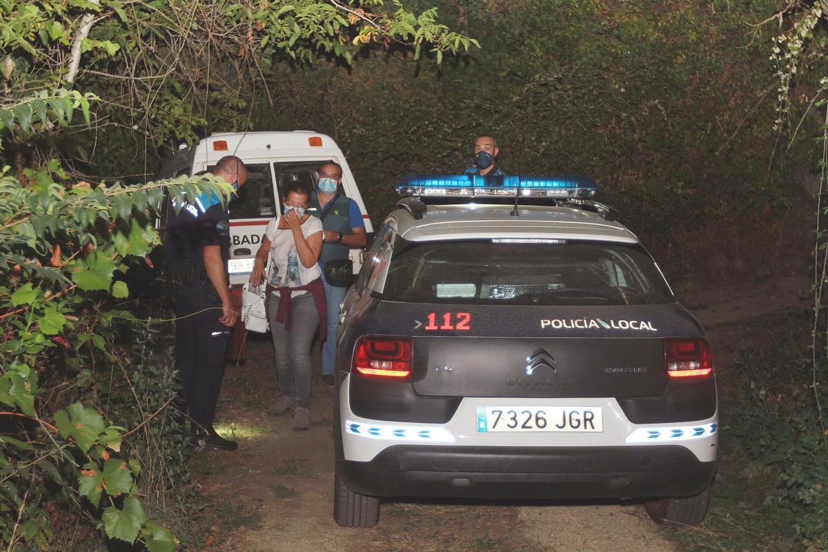 Jueza y policías cerca del lugar donde aparecieron los restos de Nerea Añel.