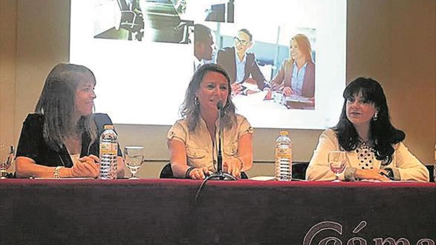 La Cámara acoge una conferencia de mujeres en puestos directivos