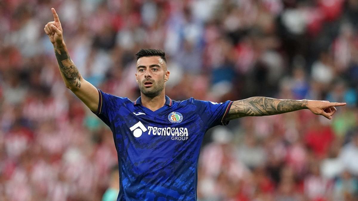 Diego Rico en un partido con el Getafe CF.