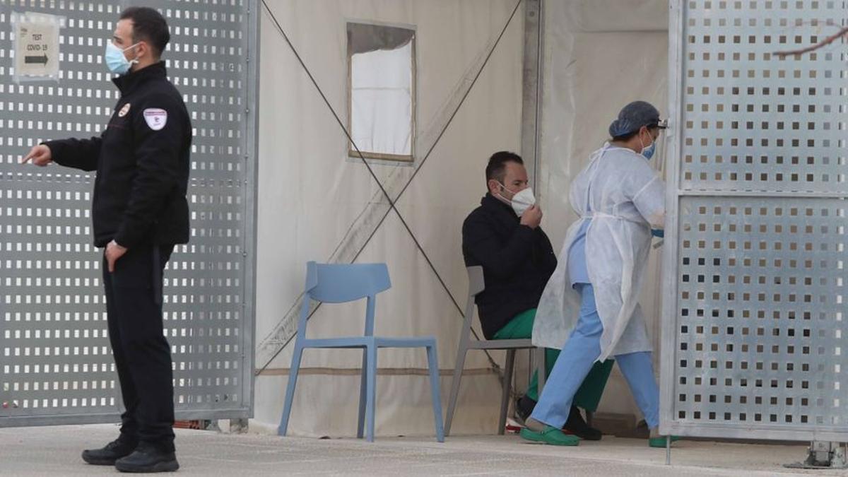 Catalunya registra 2.288 casos i sis morts en les últimes 24 hores Catalunya registra 2.288 casos i sis morts en les últimes 24 hores