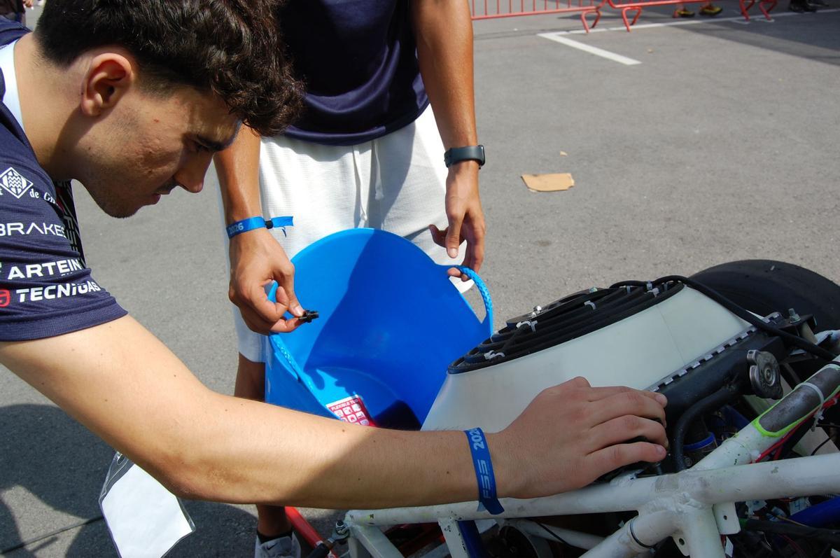 Les imatges dels preparatius del UdG Racing Team