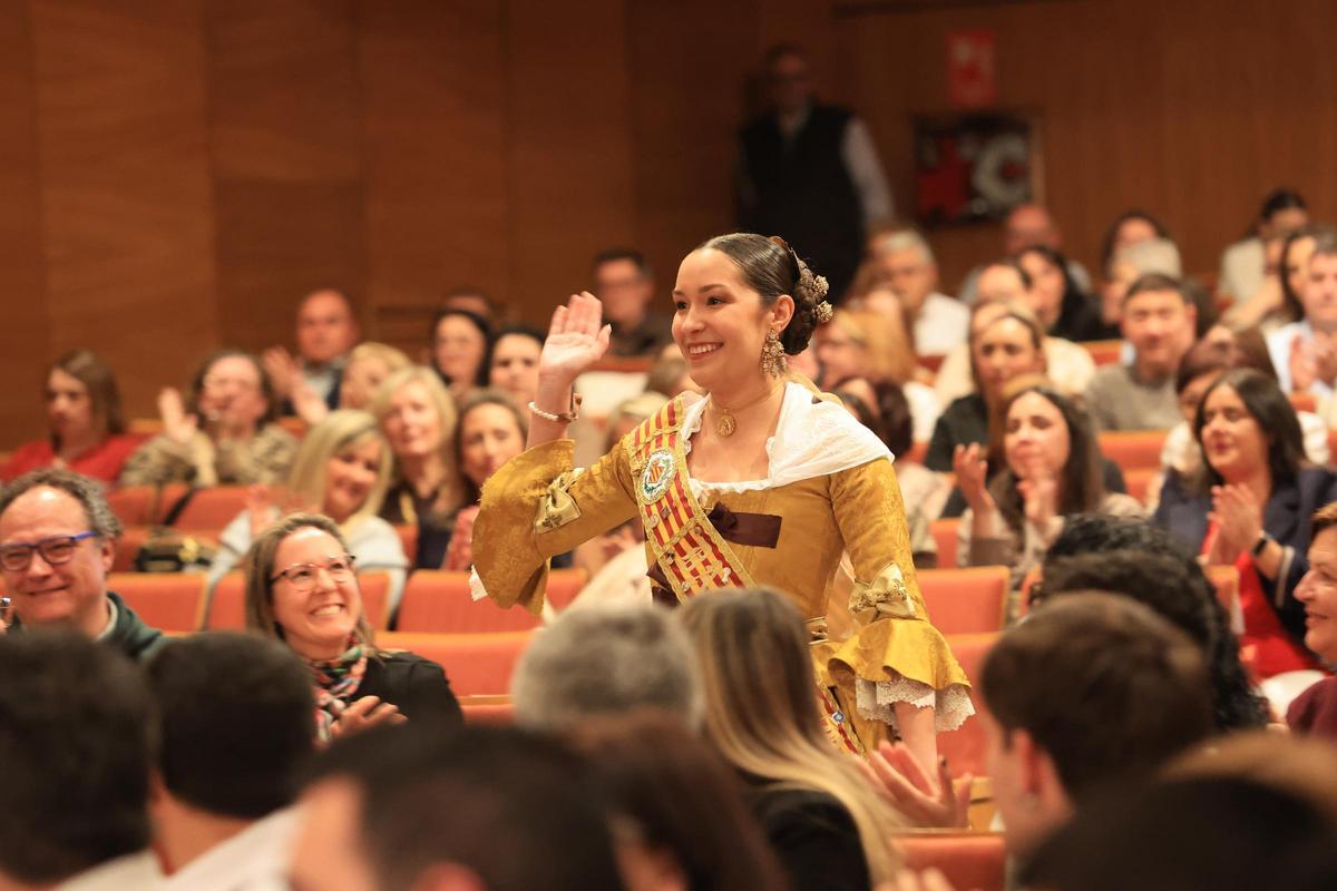 Galeria de fotos de l'homenatge a la reina i dames de les festes del 2025 a Vila-real