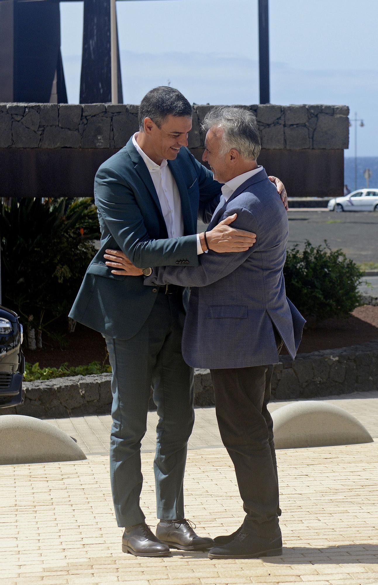 Pedro Sánchez se reunió con el presidente del Gobierno de Canarias en Lanzarote