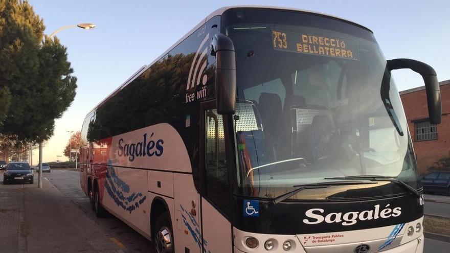 Un dels autocars del servei Manresa-Bellaterra