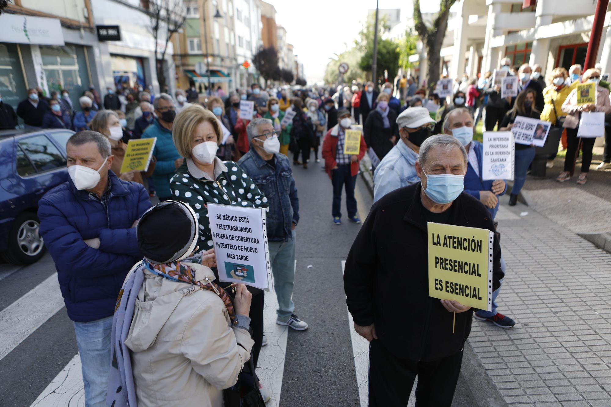 Clamor en el centro de salud de Perchera por la atenci�n m�dica presencial (3).jpg