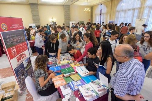 Salón de Orientación Universitaria, Unitour, dirigido a alumnos de Bachillerato, padres y educadores