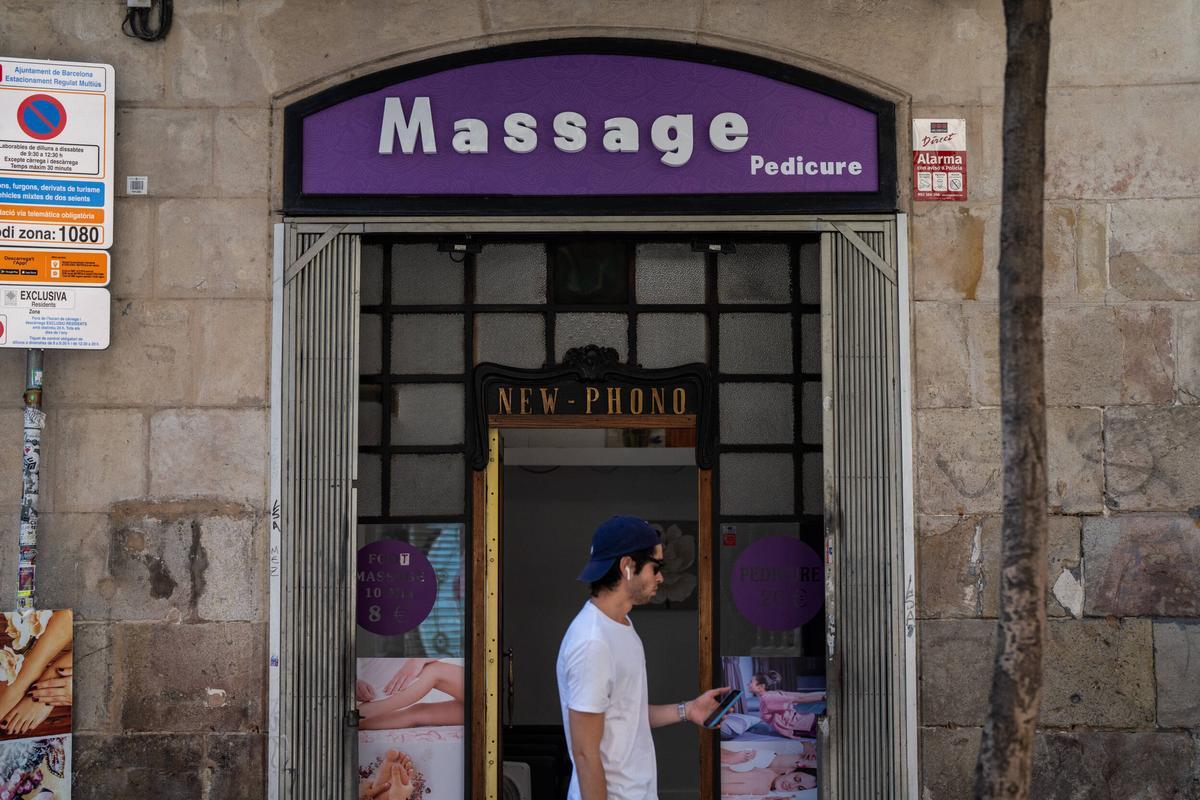 La botiga centenària reconvertida en massatges asiàtics a Barcelona salva el seu mobiliari modernista