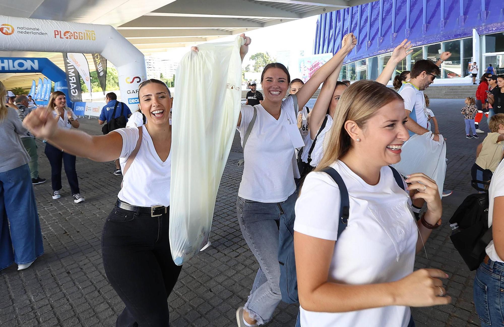 Nationale-Nederlanden Plogging Tour en Valencia que inaugura la Semana Europea del Deporte