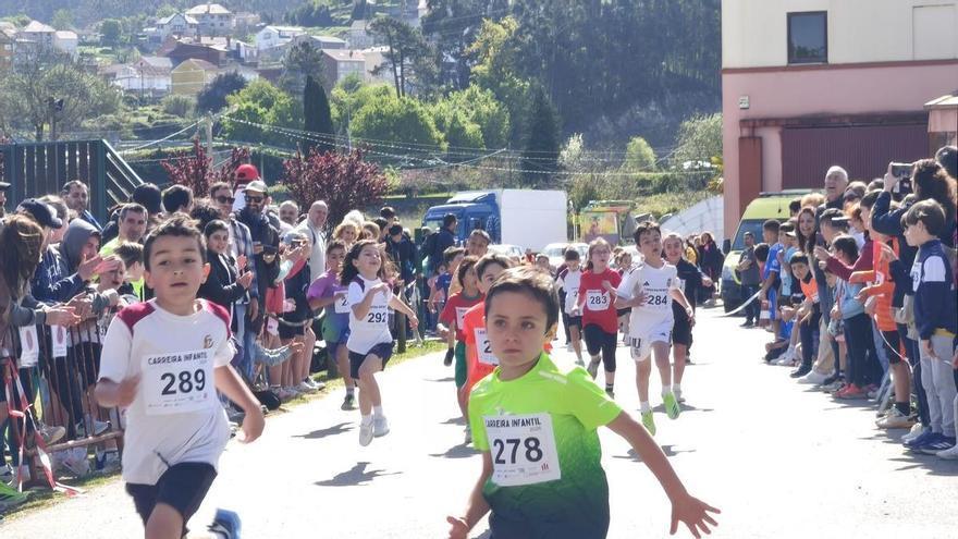 Amaedo Abal y Sabela Castelo se imponen en la categoría absoluta de la carrera 7K de Soutomaior