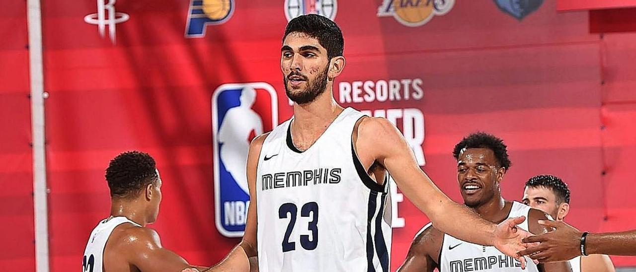 Aldama, con el dorsal 23 -lleva ahora el 7-, durante un choque de la ‘Summer League’ de la NBA. | | MEMPHIS GRIZZLIES