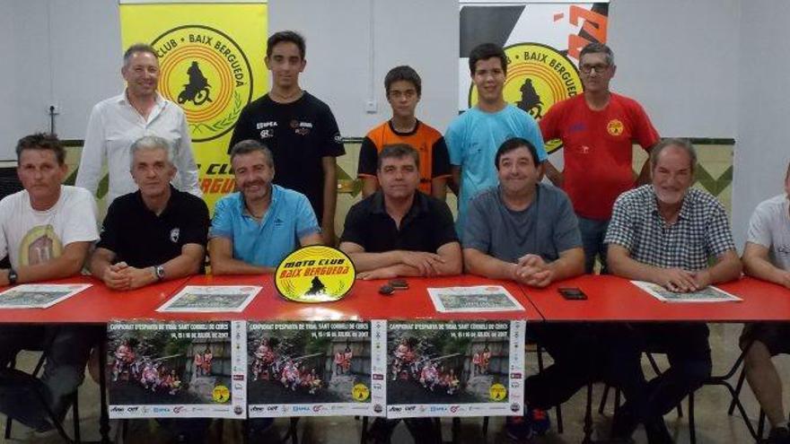 Els organitzadors i els alcaldes participants a la roda de premsa d&#039;ahir a Sant Corneli