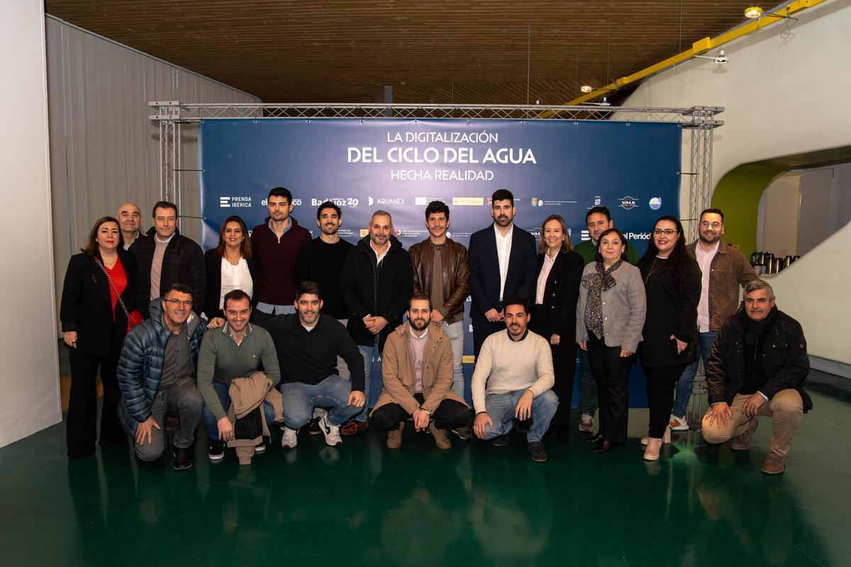 Trabajadores de Aquanex: Mercedes Hinojosa Guerra, Antonio Andrades, Vicenta Gómez, Ana isabel Nieto Fernández, Pablo Herrera Nieto, Víctor Sepúlveda González, Pablo Blanco Sánchez-Moro, Javier Durán Buenvarón, José Luis González Sánchez, Alonso Serrano Domínguez, Francisco López Piñero, Carmen Espejo González, Iván Fernández Cancho, Sandra Rubio Santos, Irene Anselmo Barranco, Carmen Osés Gordillo, Jesús Sierra de la Rosa, Álvaro Carmona, Martín González e Inmaculada Lozano.