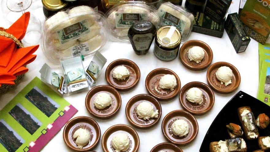Requeixo de As Neves para a degustación, nunha edición anterior da feira. | // D.P.