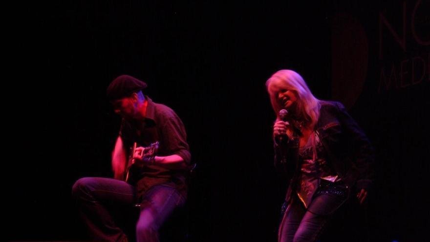 Mallorca también se rindió a la voz rasgada de Bonnie Tyler