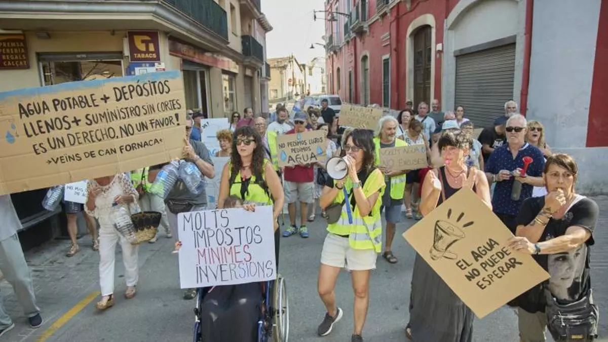 Vídeo: Els veïns de Can Fornaca es mobilitzen per reclamar solucions als problemes de subministrament d'aigua