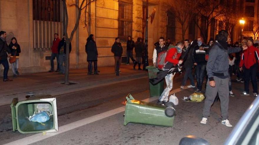 Recogen fondos para reparar una furgoneta quemada durante las protestas del viernes