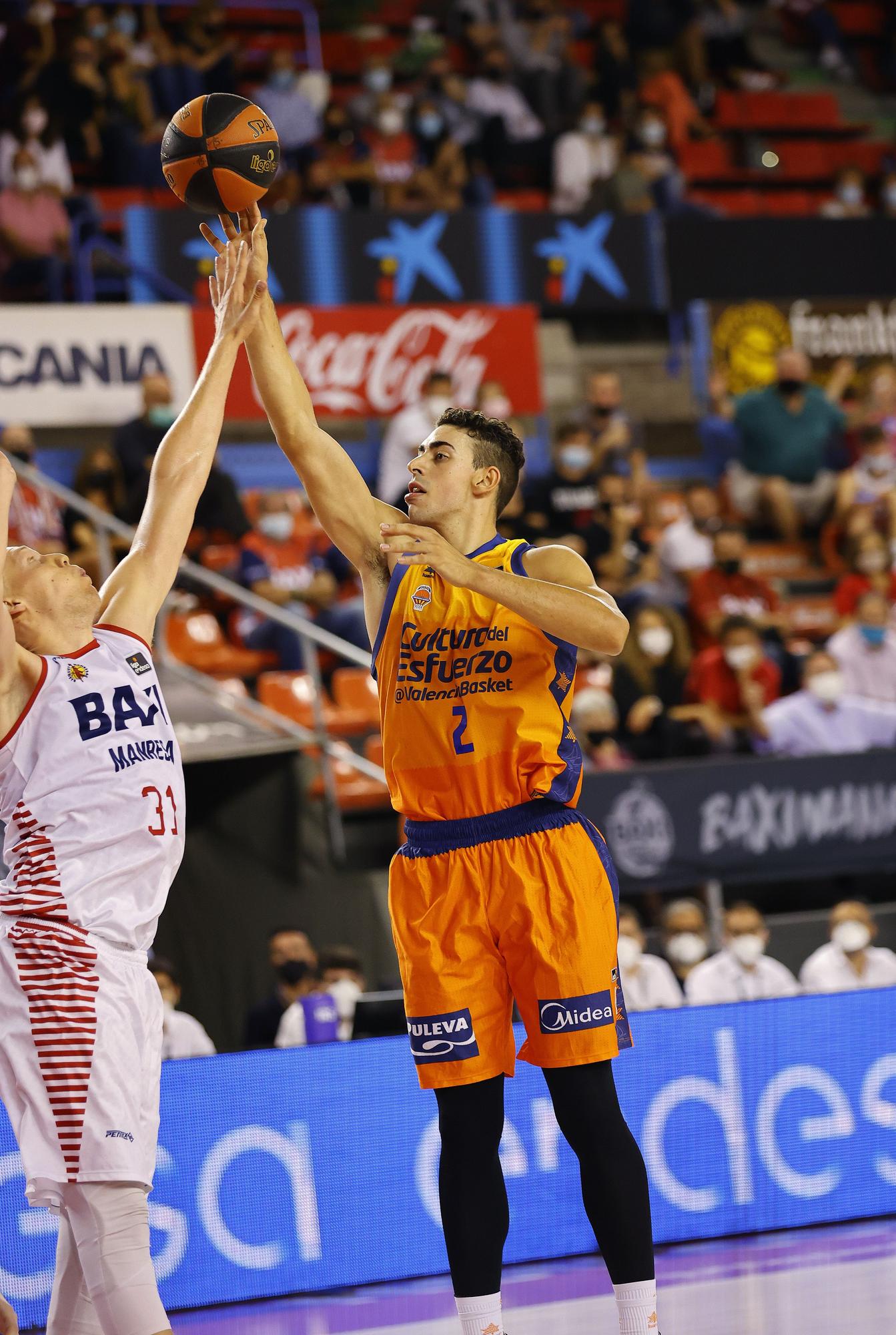 Las mejores fotos del Manresa - Valencia Basket