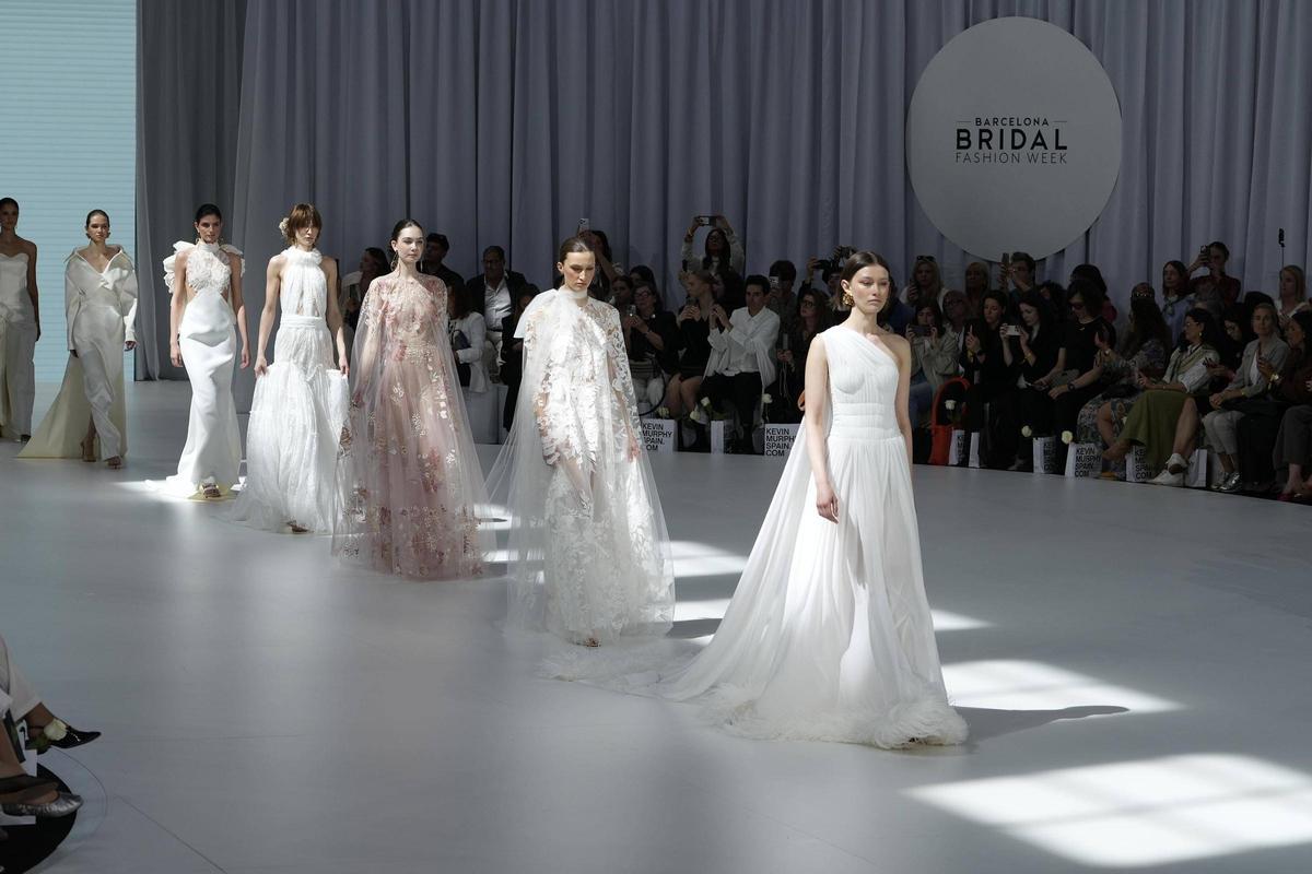 Desfile de la diseñadora Isabel Sanchís en la Barcelona Bridal Fashion Week Desfile de la diseñadora Isabel Sanchís en la Barcelona Bridal Fashion Week