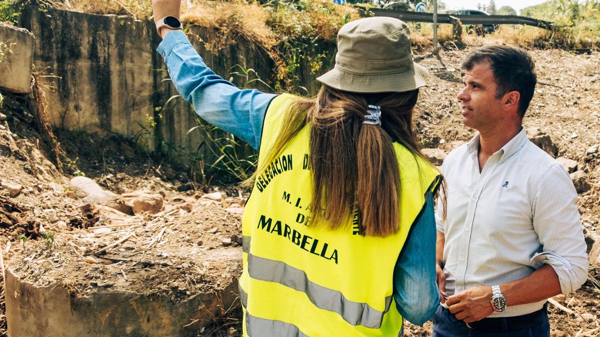 El concejal de Parques y Jardines, Diego López, en su visita a las obras de Río Verde.