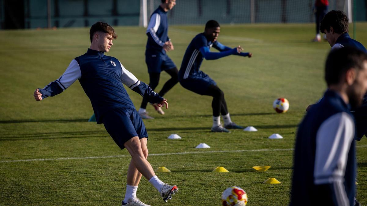 El CD Ebro, en su último entrenamiento antes del partido de Copa del Rey contra el Atlético Osasuna.