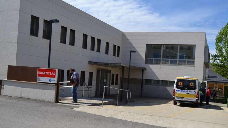 Centro de salud de Puebla de Sanabria, situado cerca de la antena de Telefónica.