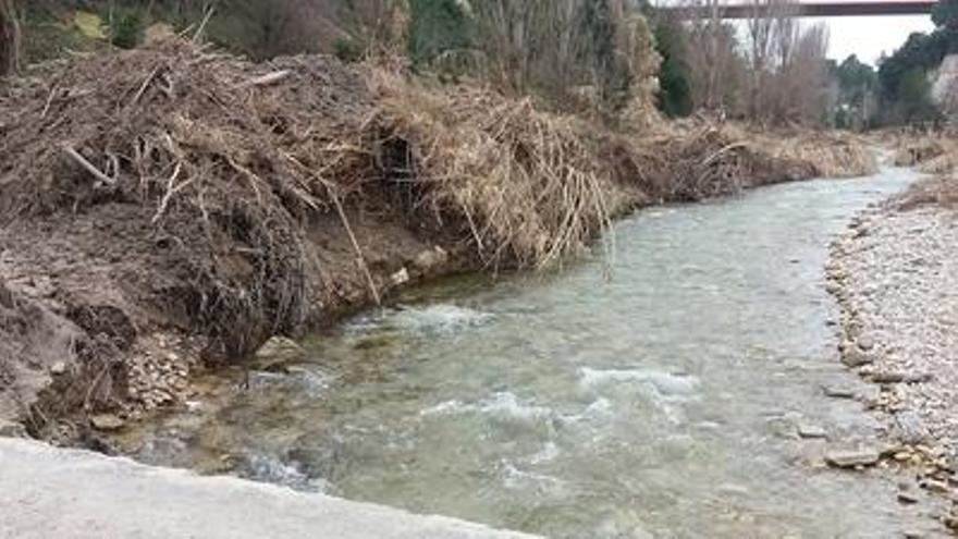 Ontinyent exige a la CHJ la limpieza del río Clariano por los efectos de las lluvias