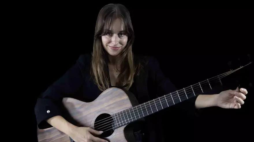 Clara Olondriz presenta El vuelo, su primer álbum completo