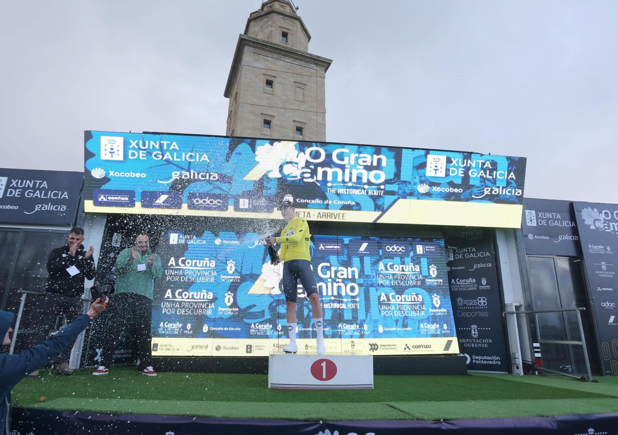 El joven corredor Joshua Tarling se impone en la contrarreloj inaugural de O Gran Camiño en A Coruña