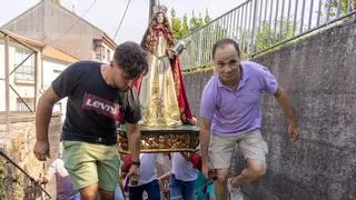 A misa nas Santas Mariñas pecha a festa grande do barrio de Sar
