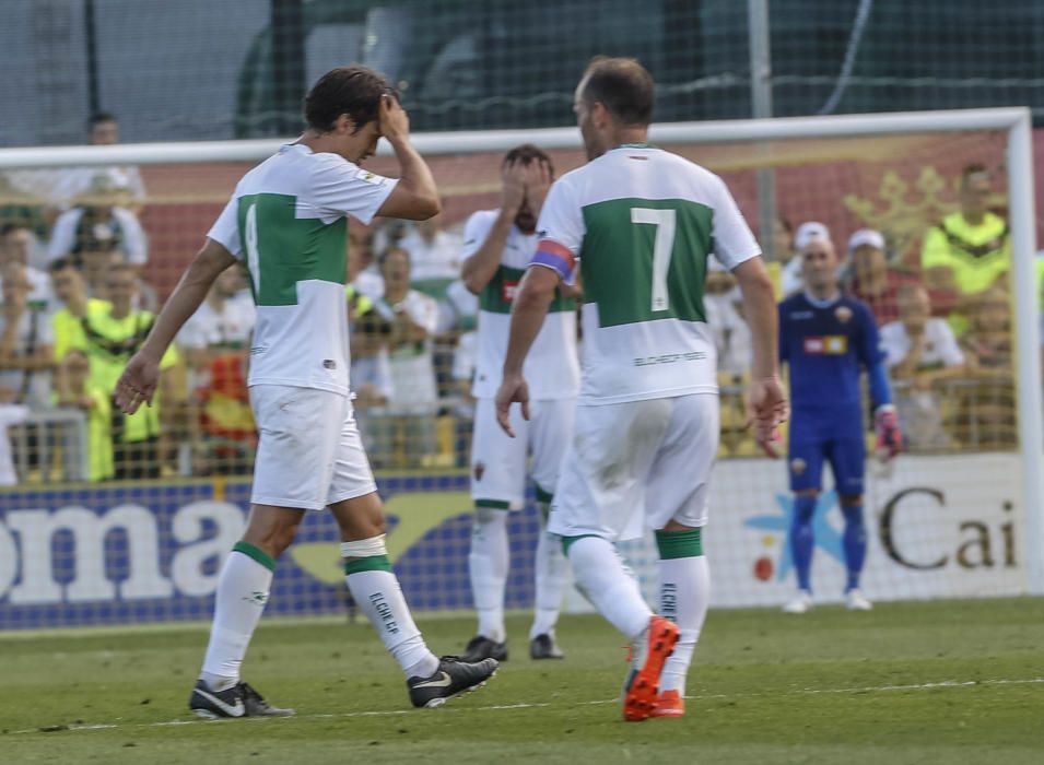 Ascenso Elche CF: imágenes del partido ante el Villarreal B y fiesta sobre el césped