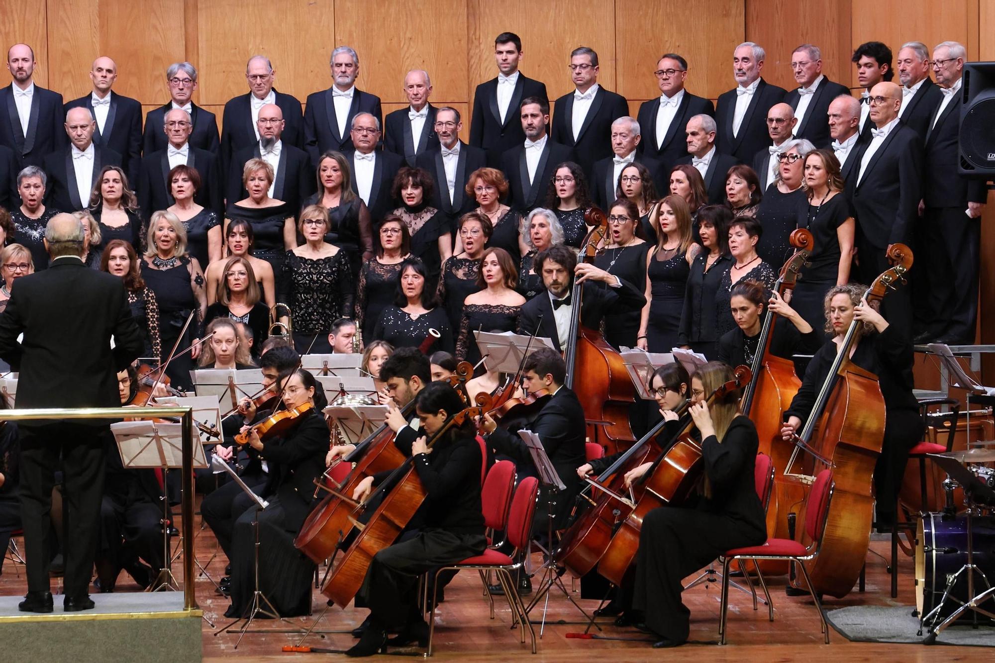 La Coral Polifónica Casablanca y orquesta en el concierto navideño de este año.