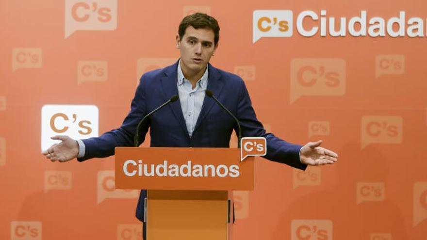 Rivera: &quot;Un congreso del PSOE en diciembre nos pone más cerca del bloqueo&quot;