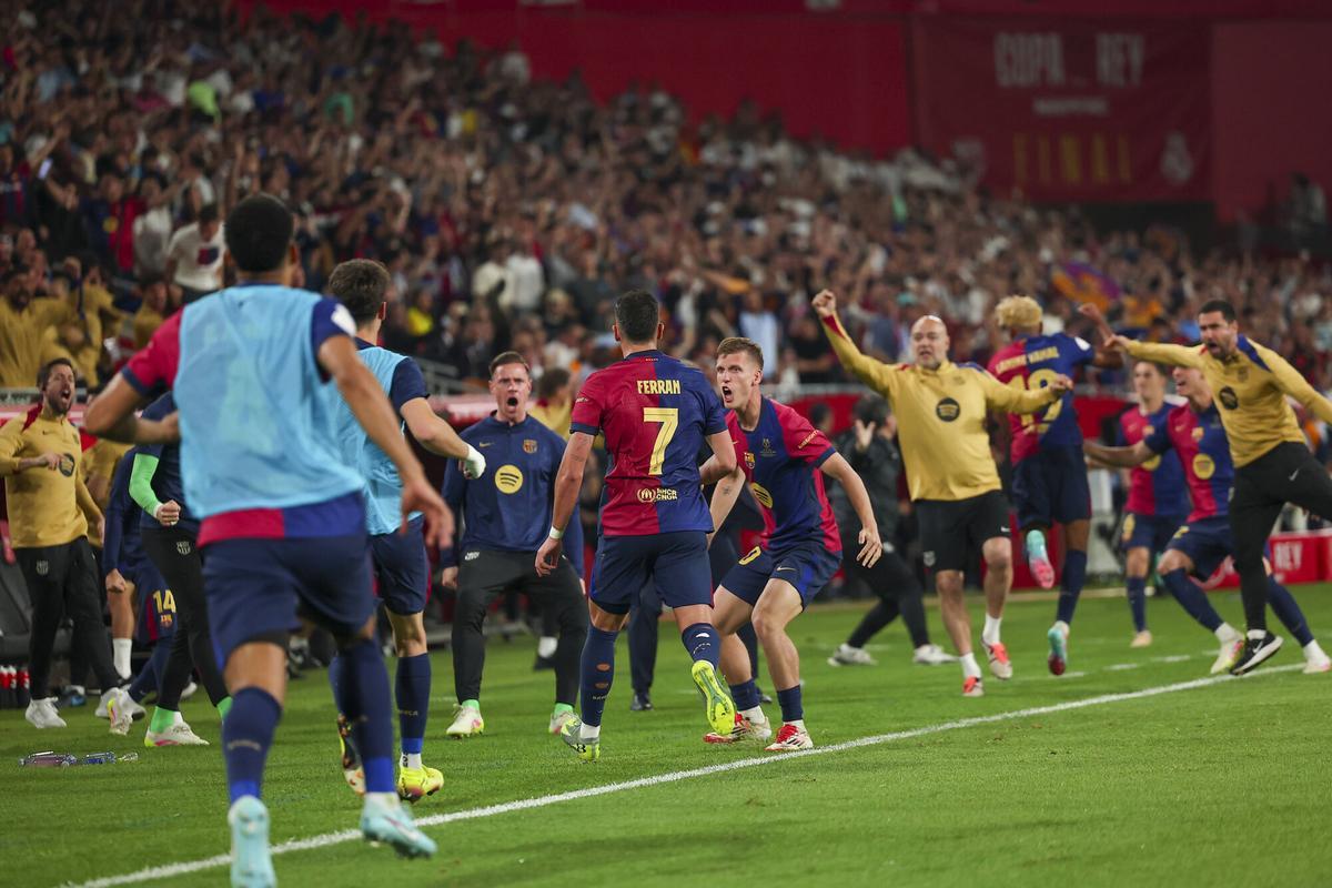 Ferran desata la euforia de todo el Barça tras igualar a dos la final copera ante el Madrid.