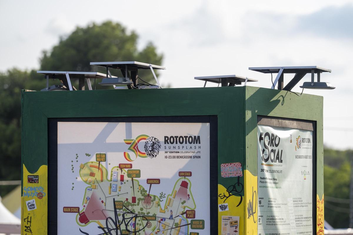 Placas solares en el recinto de festivales de Benicàssim con motivo del Rototom.