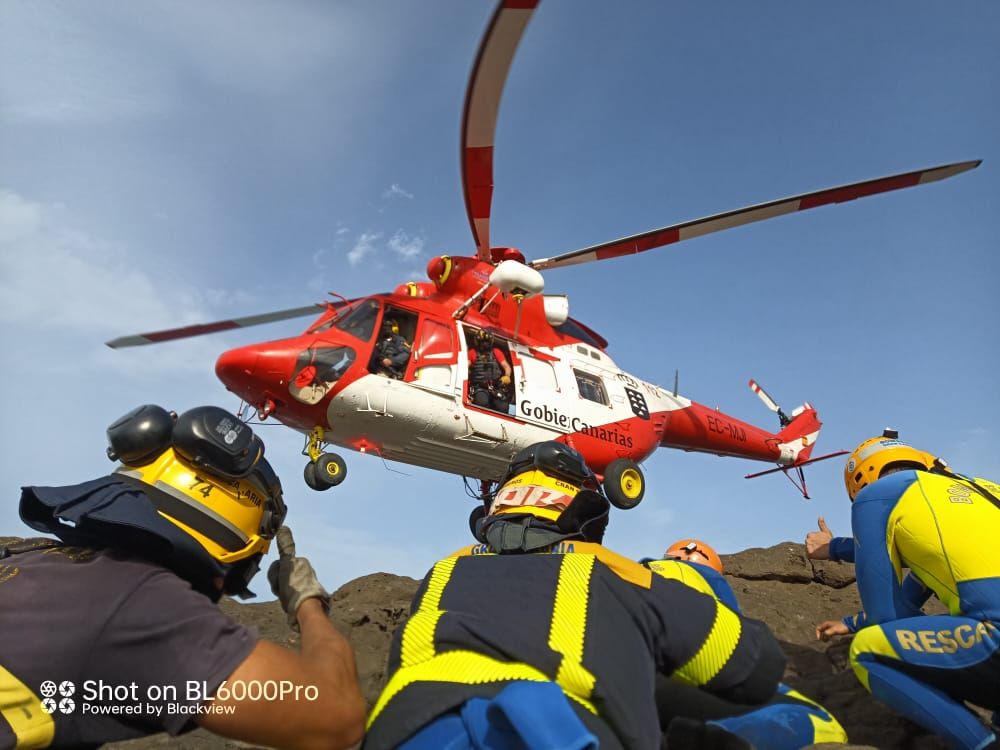 Evacuación de un hombre en Playa de Vargas