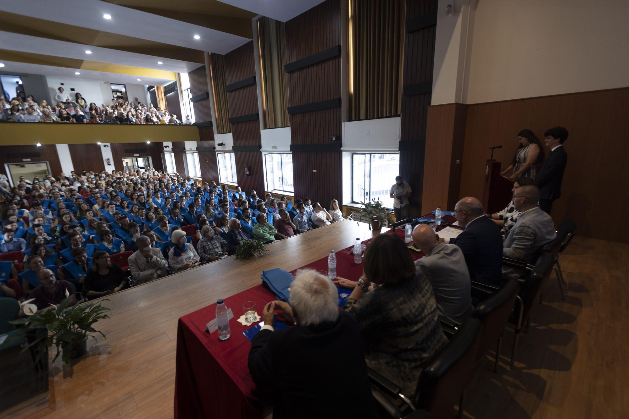 E n imágenes: Así fue el acto de despedida de las promociones 19-20, 20-21, y 21-22, de Física y Matemáticas