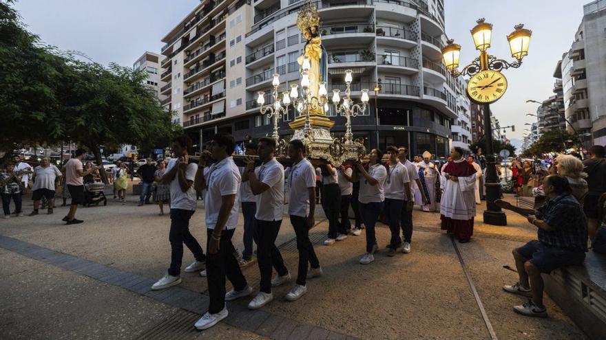 Ibiza acompaña con devoción a la Virgen de las Nieves