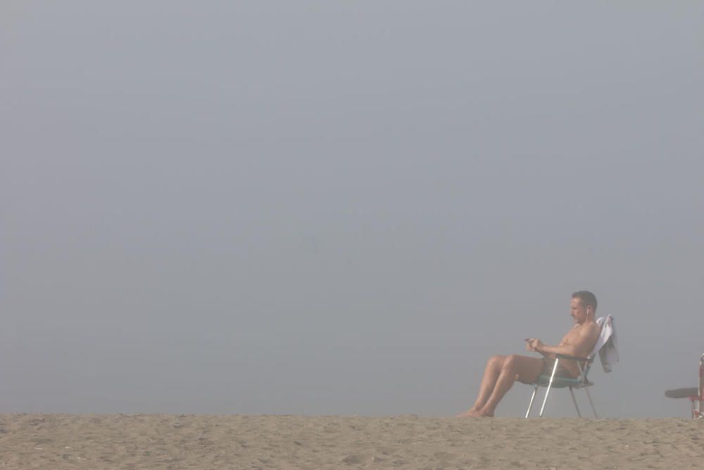 La alta humedad de la mañana, mezclada con el viento del sudeste y las altas temperaturas han provocado este fenómeno que no es inusual en los días de verano