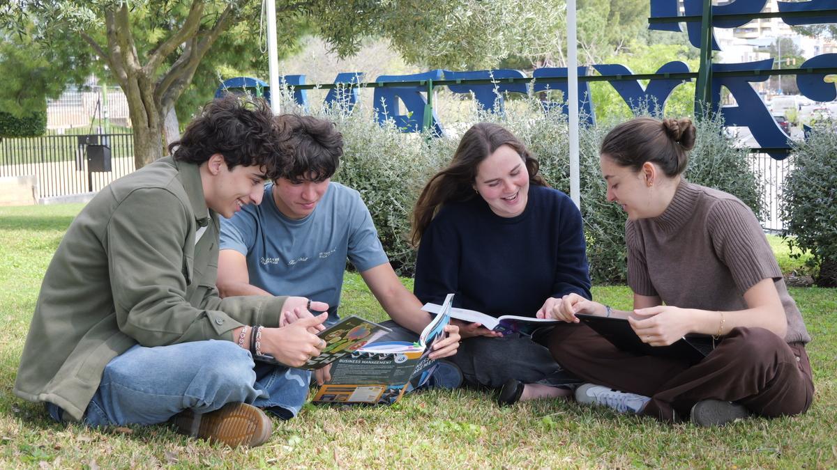 Los alumnos del Programa IB de Colegio San Cayetano los alumnos adquieren herramientas para trabajar en equipo y liderar con integridad.
