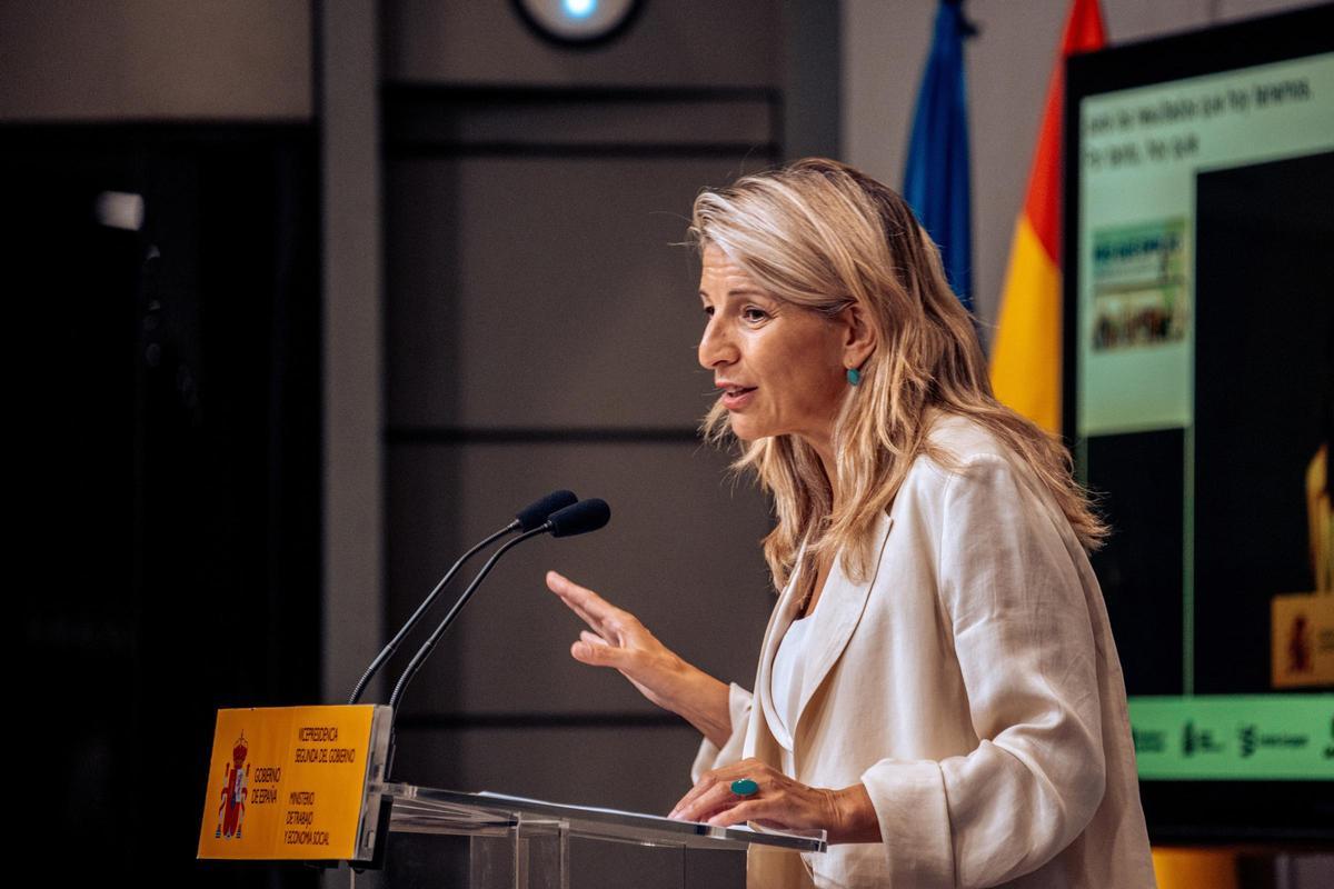 La vicepresidenta segunda y ministra de Trabajo y Economía Social, Yolanda Díaz, interviene durante el Foro Inserta Responsable, en la sede del Ministerio de Trabajo y Economía Social, a 17 de mayo de 2024, en Madrid (España).