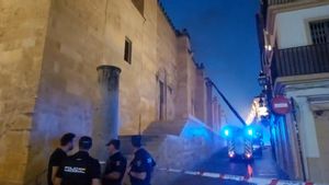 Arde la Mezquita-Catedral de Córdoba