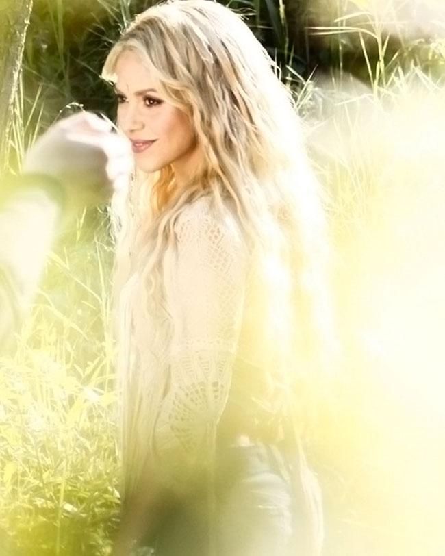 Shakira durante el rodaje del videoclip de 'Me enamoré'
