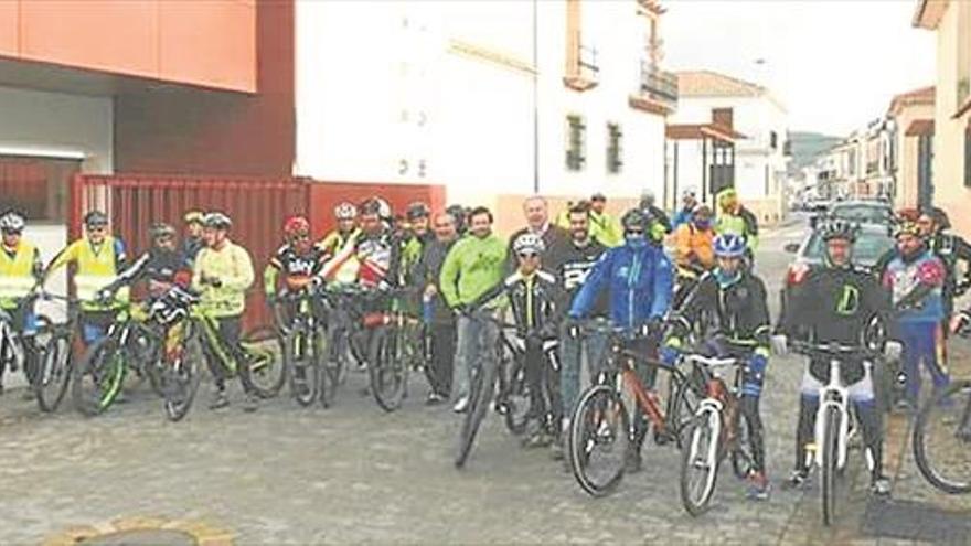 Villafranca une la bici y el senderismo en torno a la paz