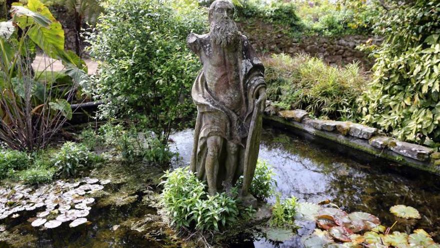 Escultura de Neptuno de los jardines de Castrelos