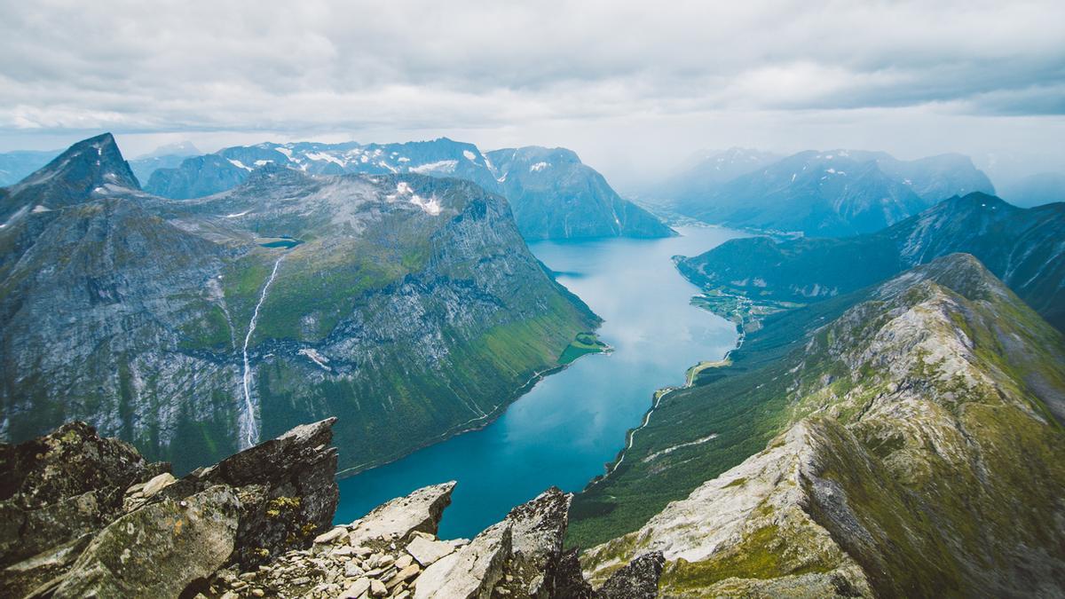 Hay otros Alpes y están en Noruega: contempla los fiordos desde las alturas