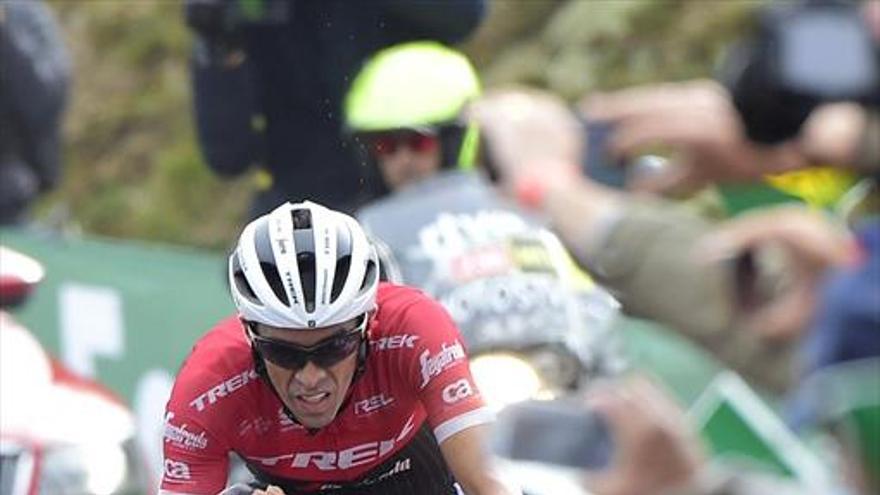 Contador, incombustible, recorta tiempo ante un Froome humano