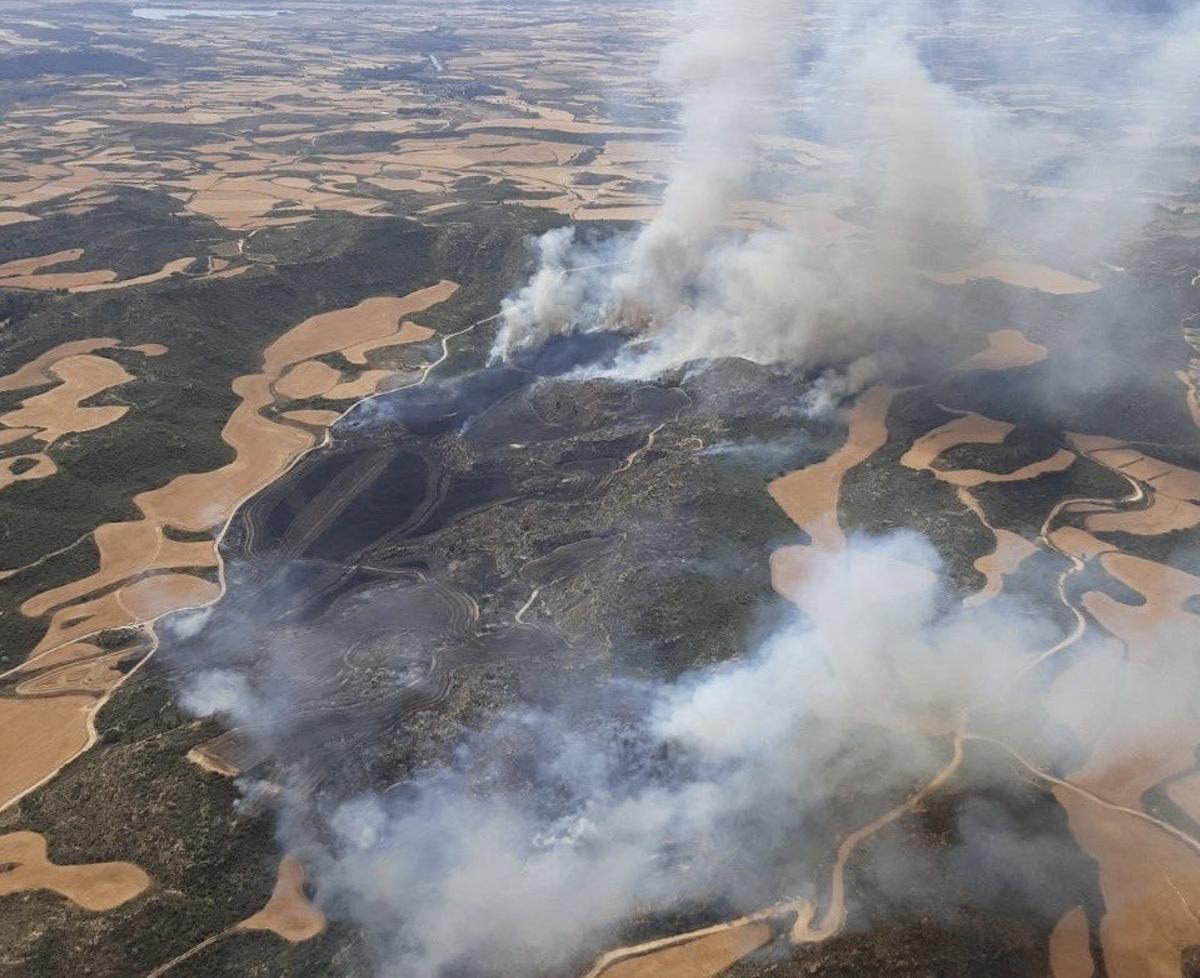 La tarda en què el foc va atrapar els bombers a l'Aragó: "El vent ens va deixar sense sortida: vam haver de travessar el front de flames"