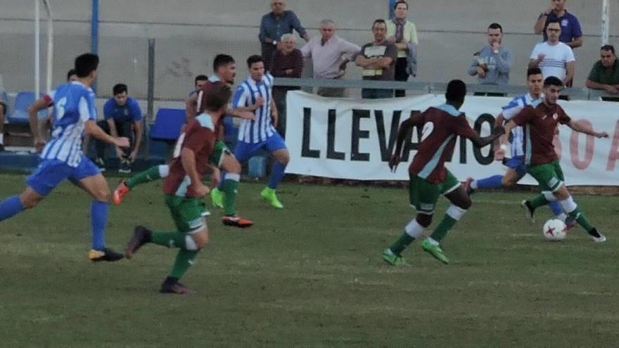 El Águilas deja su mejor fútbol para la segunda parte